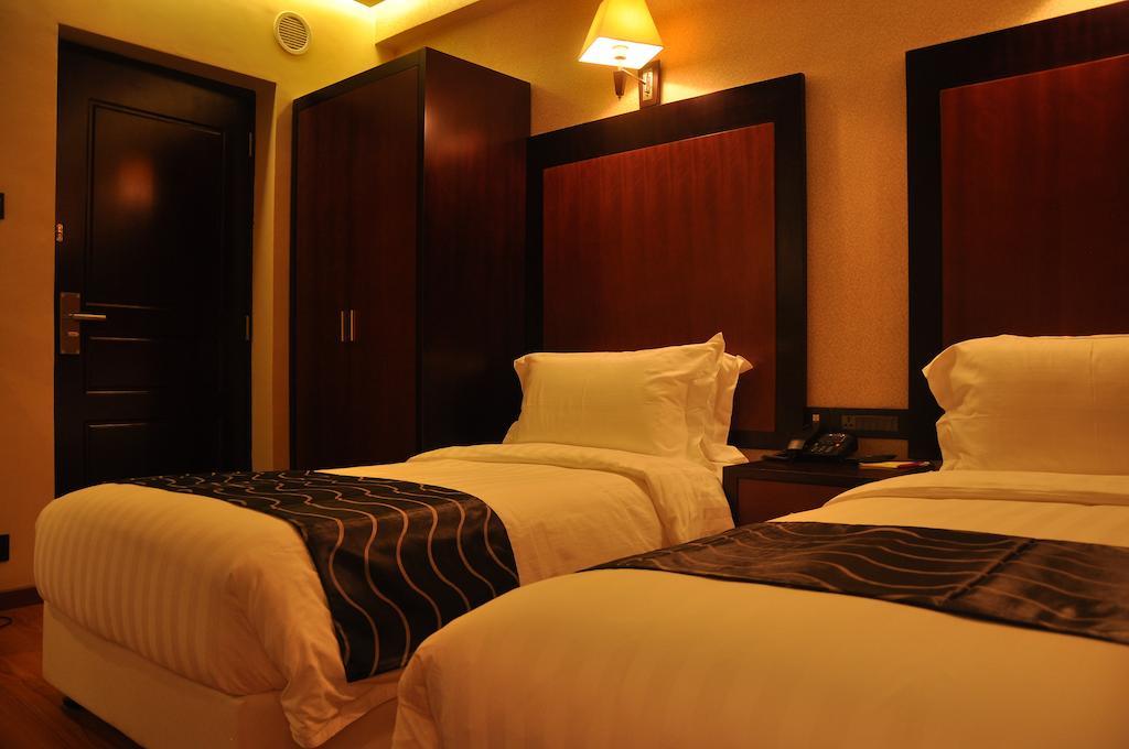 Park Avenue Hotel Nungambakkam Chennai Dış mekan fotoğraf