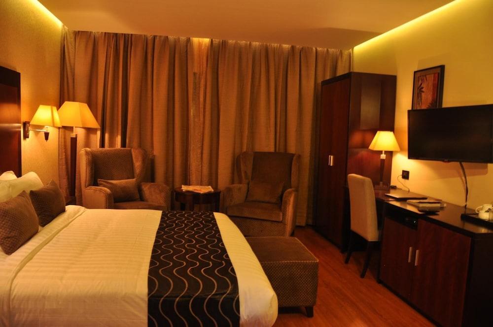 Park Avenue Hotel Nungambakkam Chennai Dış mekan fotoğraf