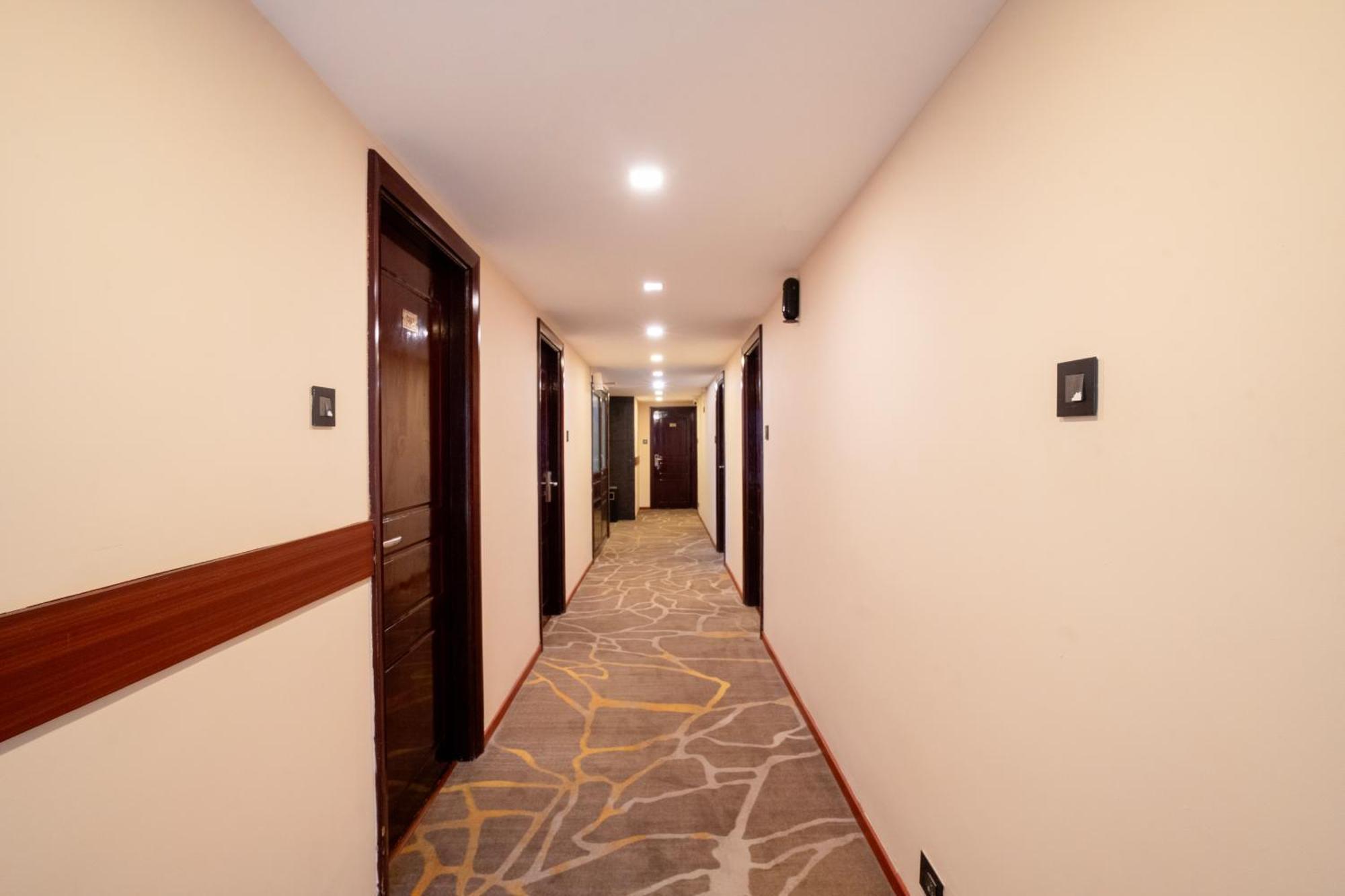 Park Avenue Hotel Nungambakkam Chennai Dış mekan fotoğraf