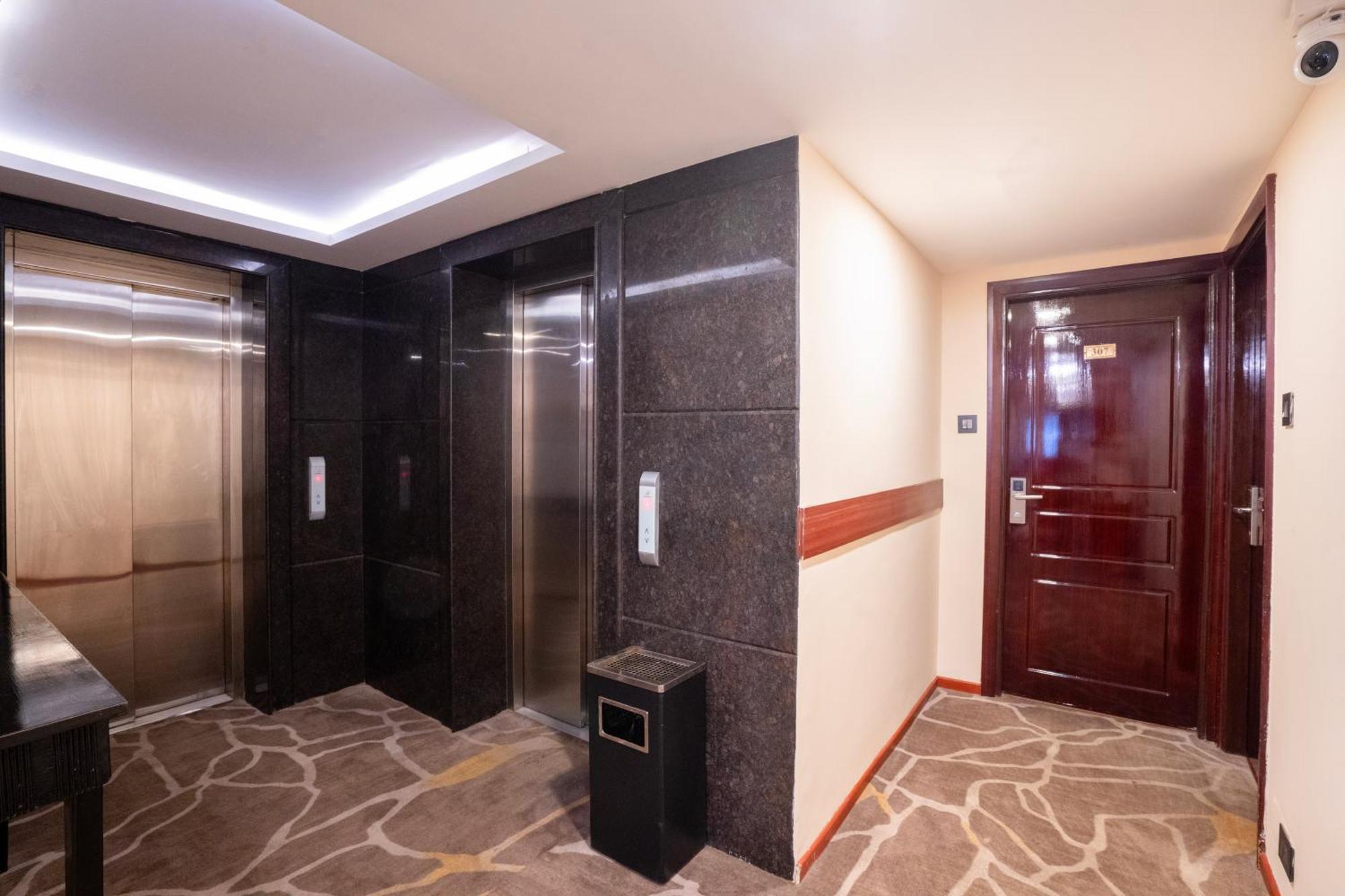 Park Avenue Hotel Nungambakkam Chennai Dış mekan fotoğraf