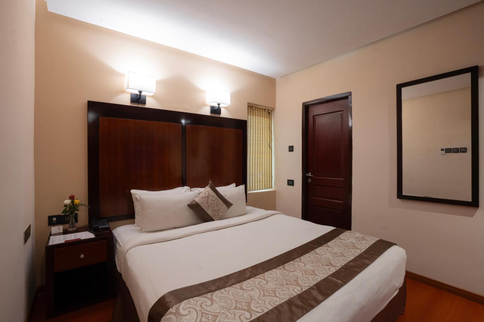 Park Avenue Hotel Nungambakkam Chennai Dış mekan fotoğraf