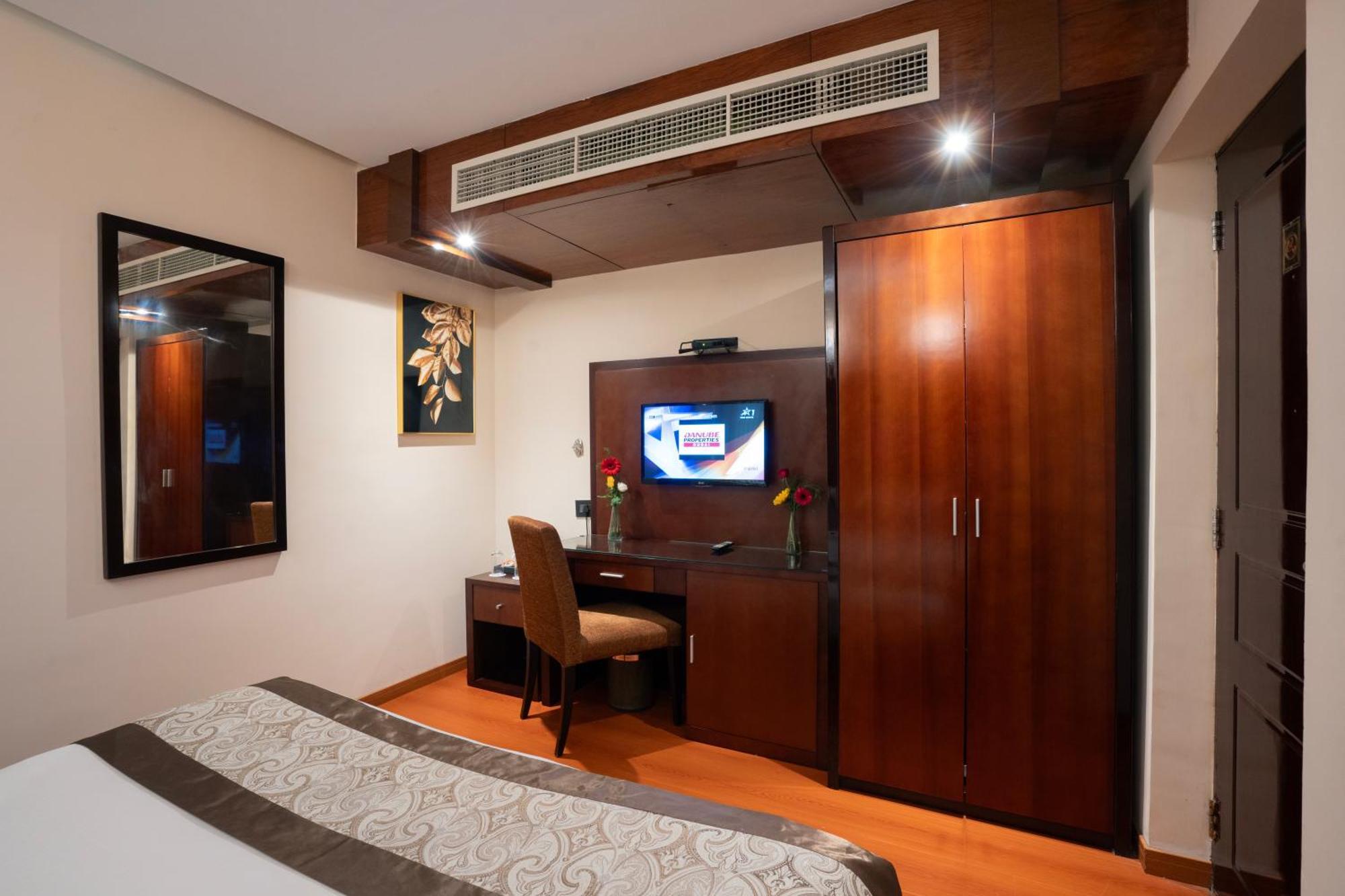 Park Avenue Hotel Nungambakkam Chennai Dış mekan fotoğraf