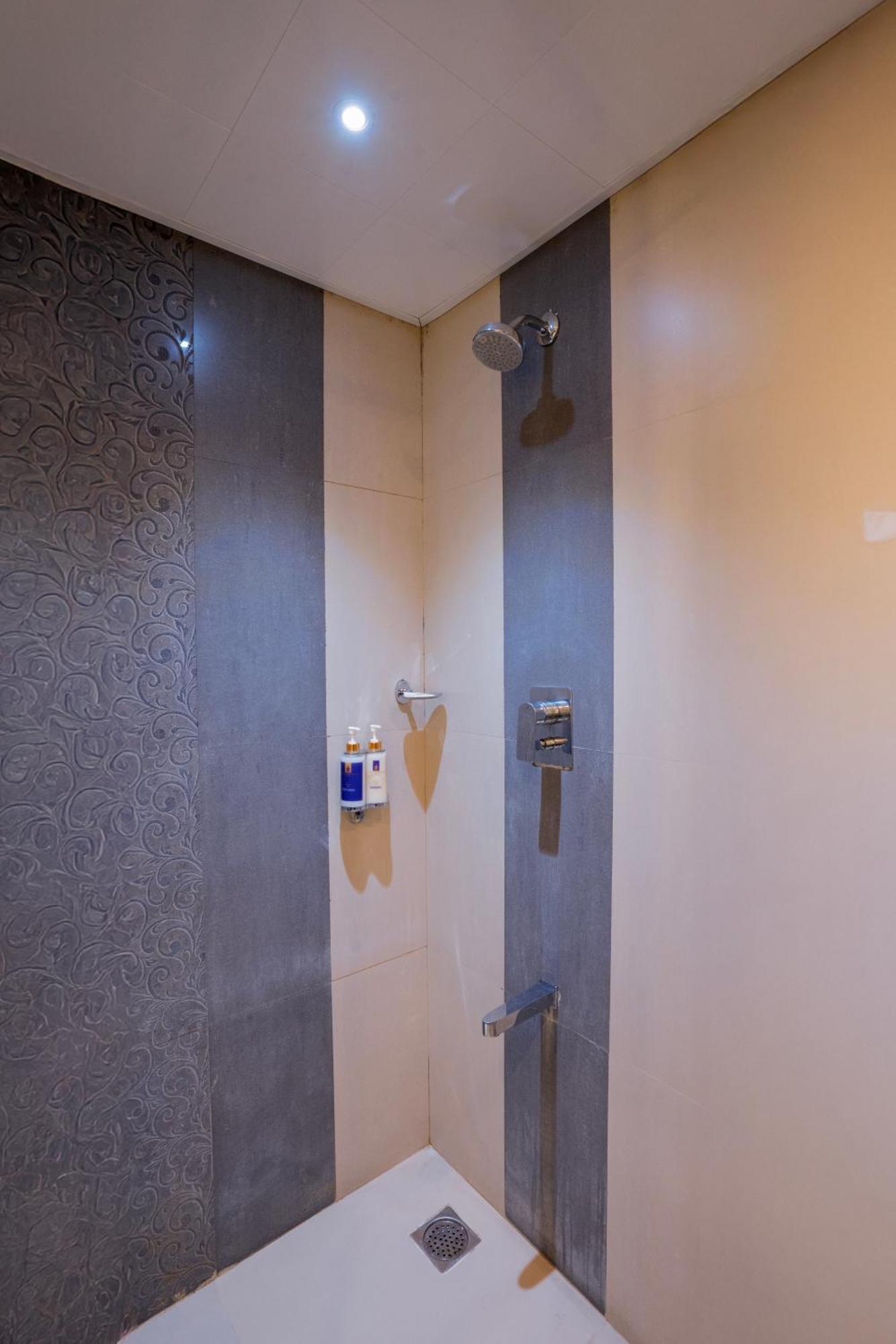 Park Avenue Hotel Nungambakkam Chennai Dış mekan fotoğraf