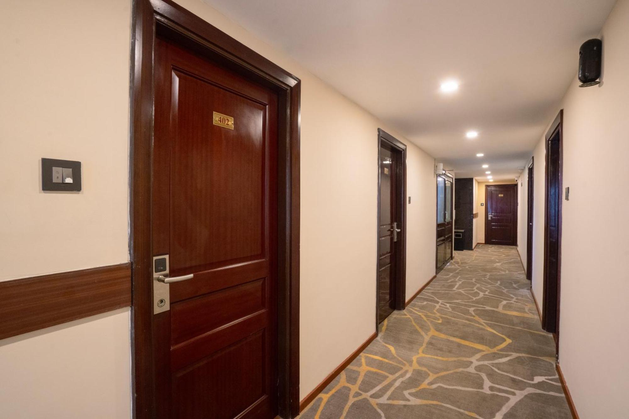 Park Avenue Hotel Nungambakkam Chennai Dış mekan fotoğraf