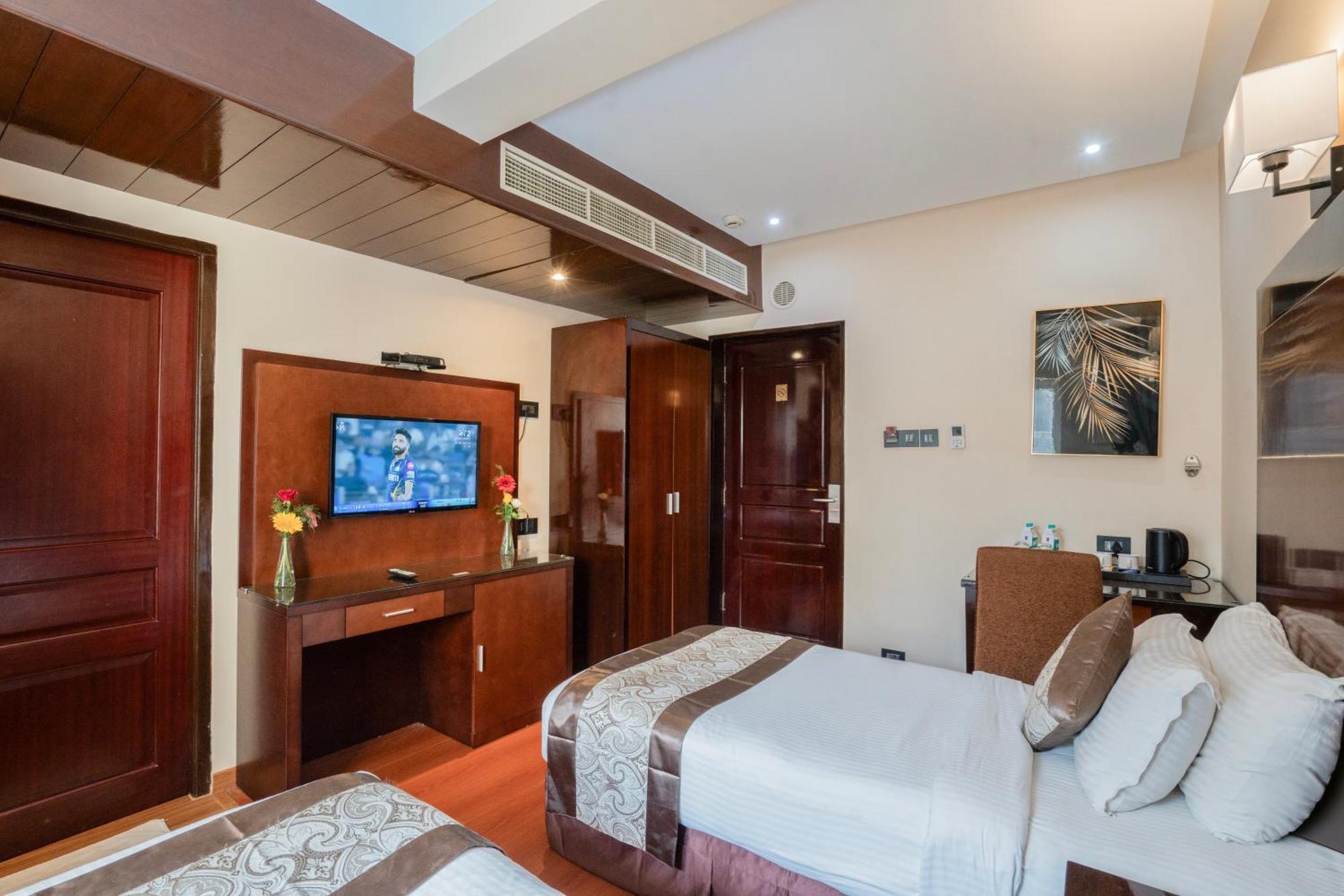 Park Avenue Hotel Nungambakkam Chennai Dış mekan fotoğraf