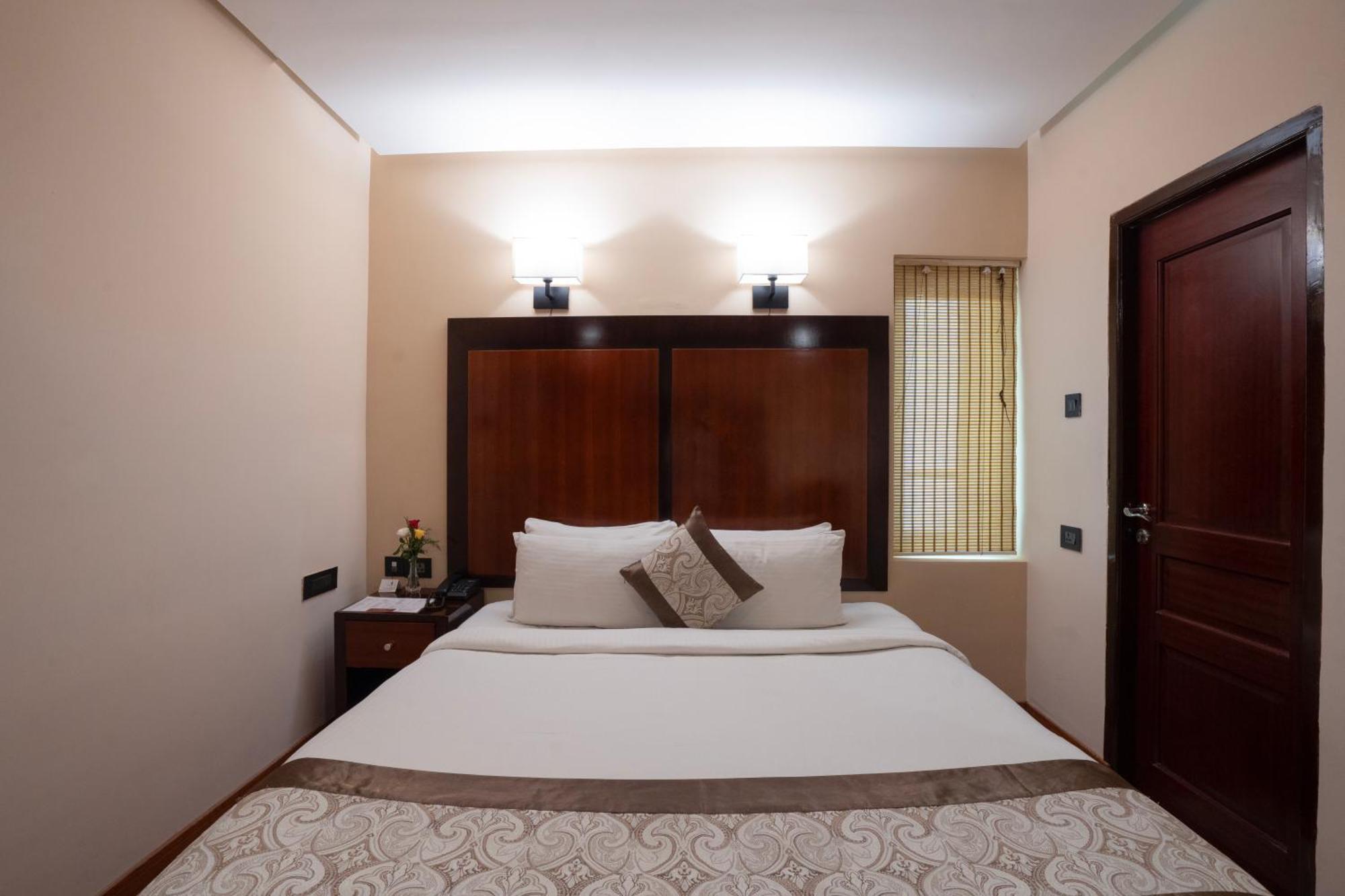 Park Avenue Hotel Nungambakkam Chennai Dış mekan fotoğraf