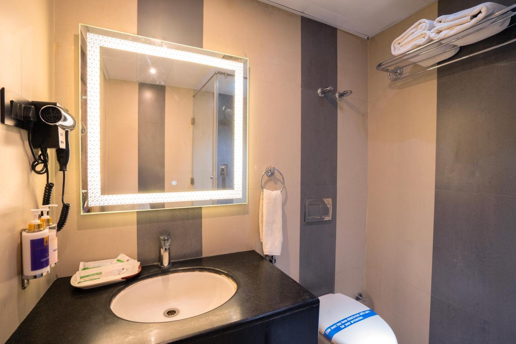 Park Avenue Hotel Nungambakkam Chennai Dış mekan fotoğraf