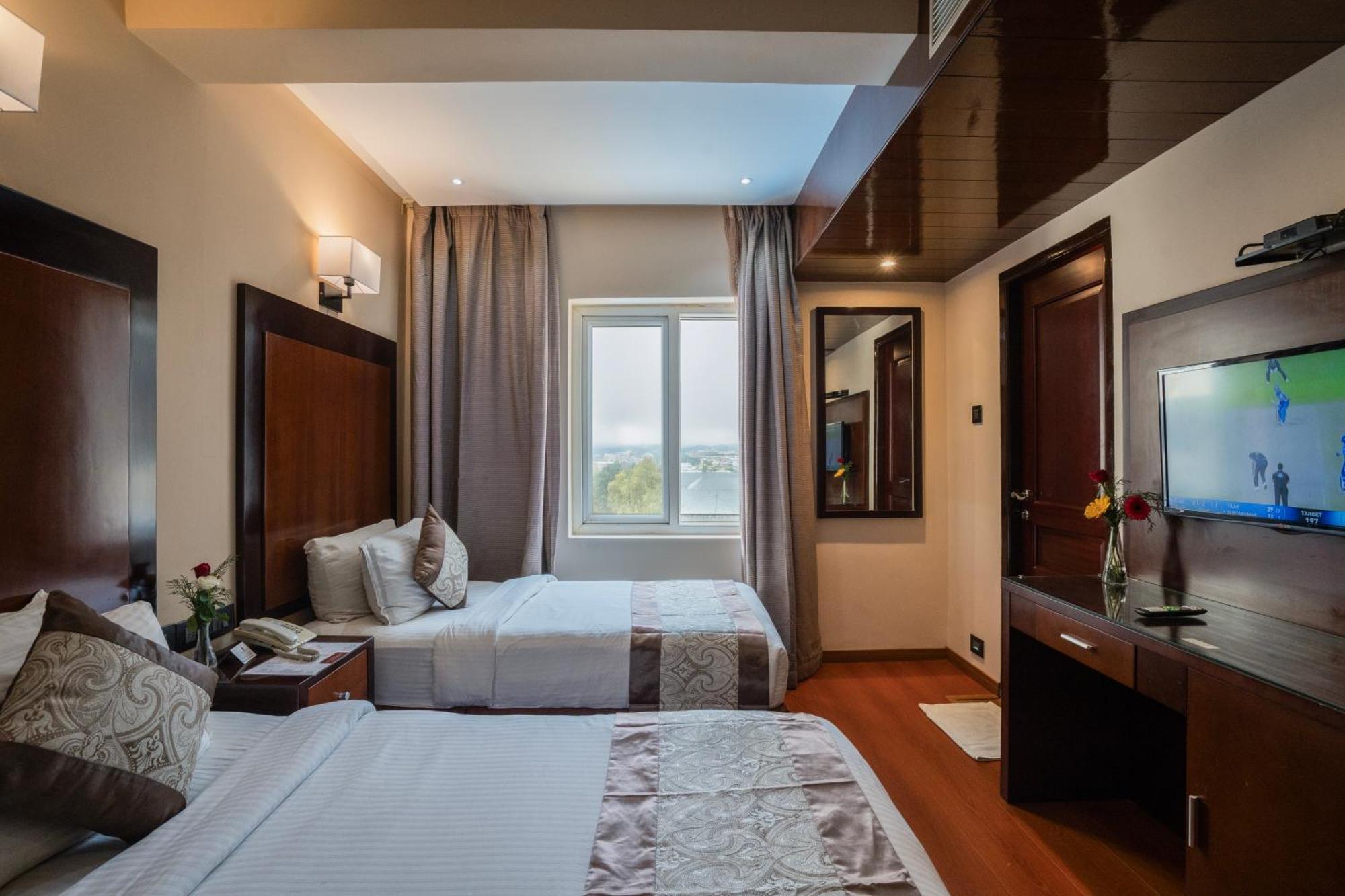 Park Avenue Hotel Nungambakkam Chennai Dış mekan fotoğraf