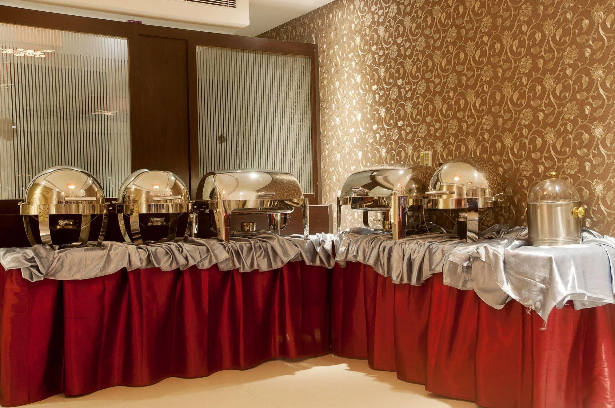 Park Avenue Hotel Nungambakkam Chennai Dış mekan fotoğraf