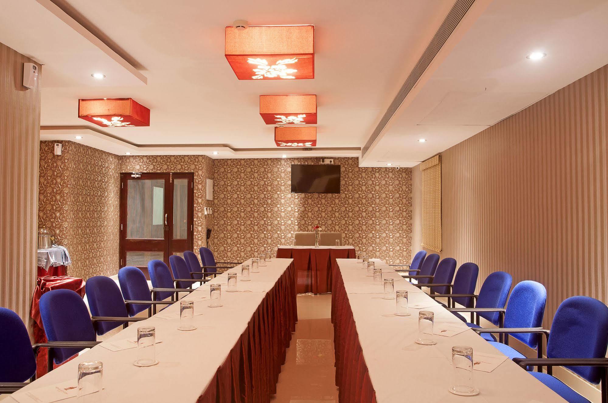 Park Avenue Hotel Nungambakkam Chennai Dış mekan fotoğraf